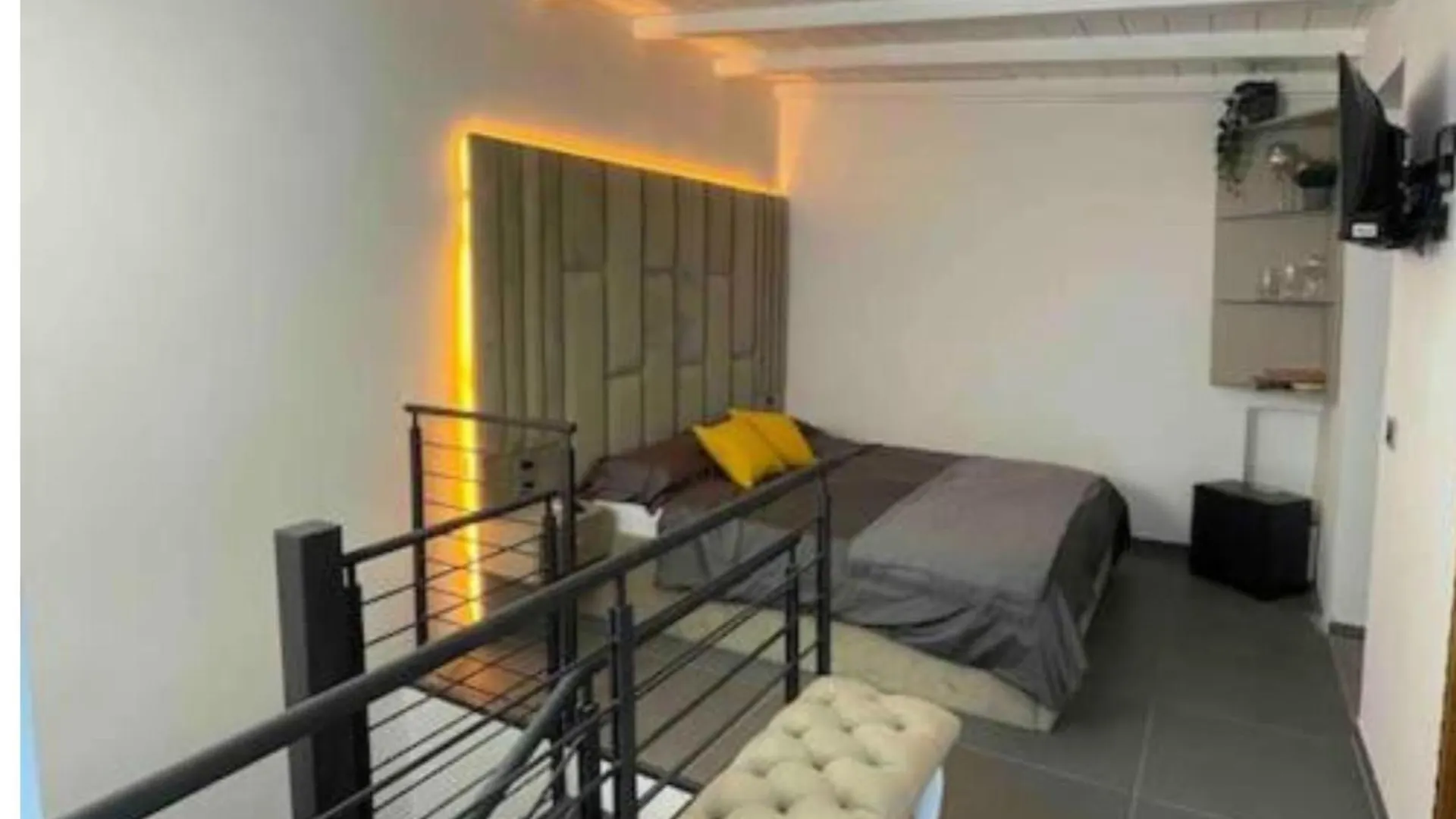 Exclusive Villa With Private Garden - 5 Minutes From The Colosseum  Rome